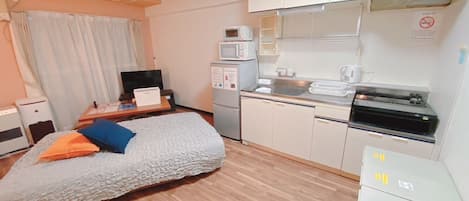 2 bedrooms, desk, iron/ironing board, free WiFi