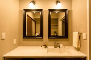 ヘアドライヤー、タオル