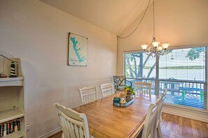 Dining - Private Dock & Fire Pit: Cedar Creek Lake Home (Eustace)