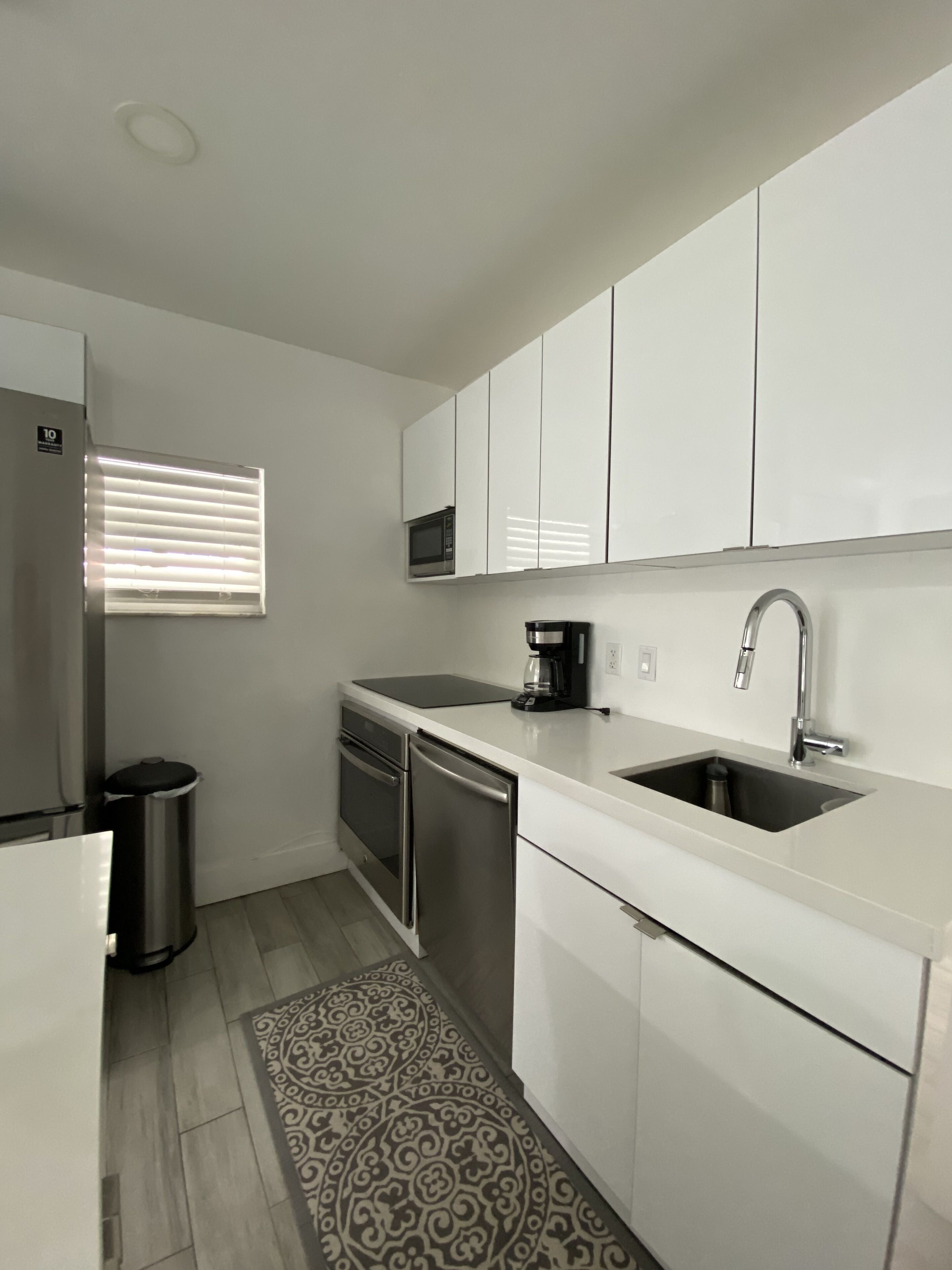 MODERN HOME, Excellent Location Miami 3/2