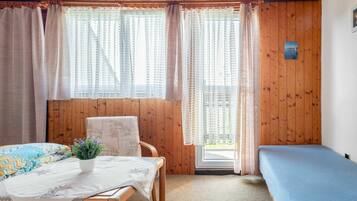 2 bedrooms, travel cot, free WiFi