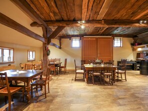 Dining - Cosy apartment for 2 people with WIFI, TV, terrace and pets allowed (Bremervörde)