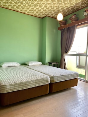 3 chambres, bureau, draps fournis
