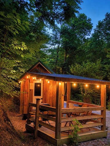   Rustic Wilderness Cabin Retreat Private Forest Getaway in East Tennessee