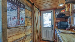 Interior -   Rustic Wilderness Cabin Retreat Private Forest Getaway in East Tennessee (Newport)