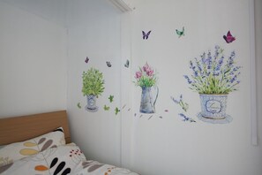 2 soverom, skrivebord, wi-fi (inkludert) og sengetøy