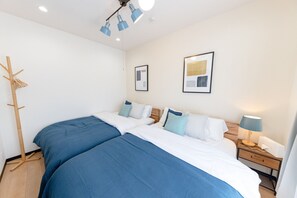 4 Schlafzimmer, Schreibtisch, Bügeleisen/Bügelbrett, kostenloses WLAN