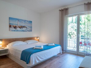 WiFi, bed sheets - Apartments Njirić - Comfort Studio with Balcony Sea View - No.4 (Zaton)