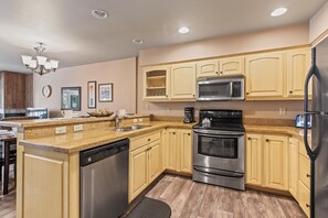 Fridge, microwave, stovetop, dishwasher