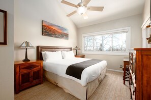 2 makuuhuonetta, silitysrauta/-lauta, internet, vuodevaatteet