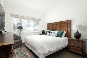 2 bedrooms, iron/ironing board, Internet, bed sheets