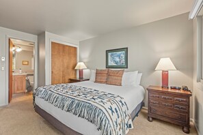 2 bedrooms, iron/ironing board, Internet, bed sheets