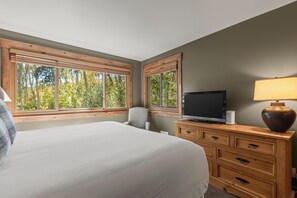 2 bedrooms, iron/ironing board, free WiFi, bed sheets - True Ski-In/Ski-Out to Park City Mountain Resort With Hot Tub and Heated Pools (Park City)