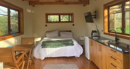 Katikati Fully Self-Contained cabin on an avocado orchard