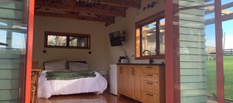 Katikati Fully Self-Contained cabin on an avocado orchard