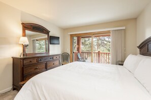 2 soverom, strykejern/-brett, internettilgang og sengetøy