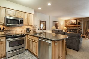 Fridge, microwave, stovetop, dishwasher