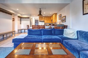 Smart TV, fireplace, DVD player