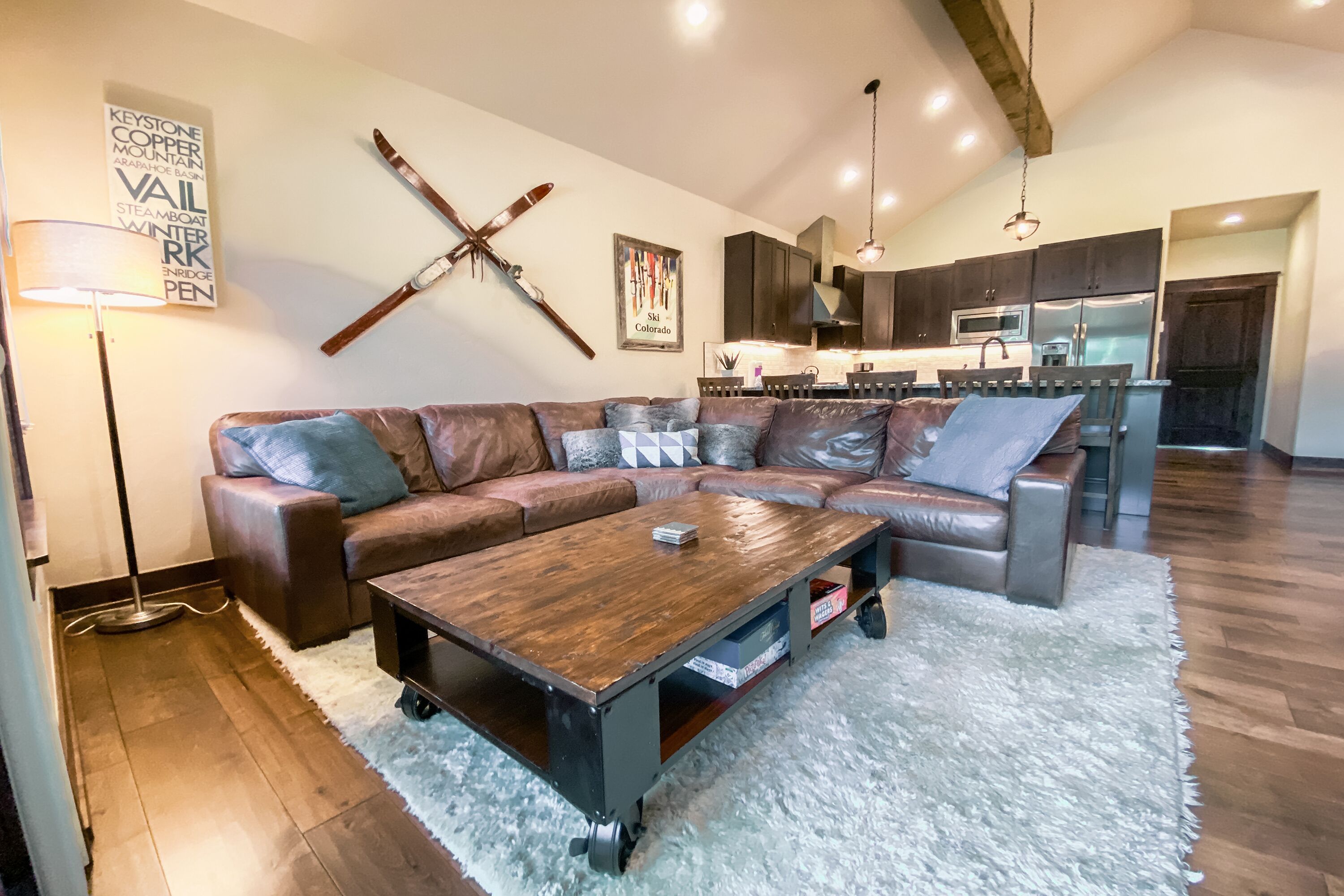 Modern Luxury w/Hot Tub, Walk to River Run!