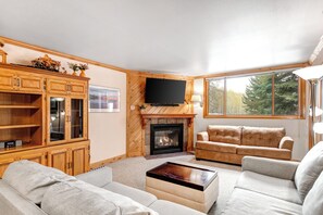 TV, fireplace, DVD player, streaming services - True Ski-In/Ski-Out to Park City Mountain Resort! (Park City)
