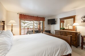 3 bedrooms, iron/ironing board, free WiFi, bed sheets - True Ski-In/Ski-Out to Park City Mountain Resort! (Park City)