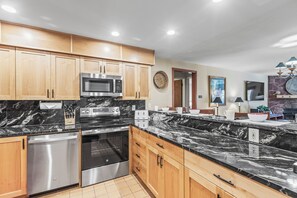 Fridge, microwave, stovetop, dishwasher