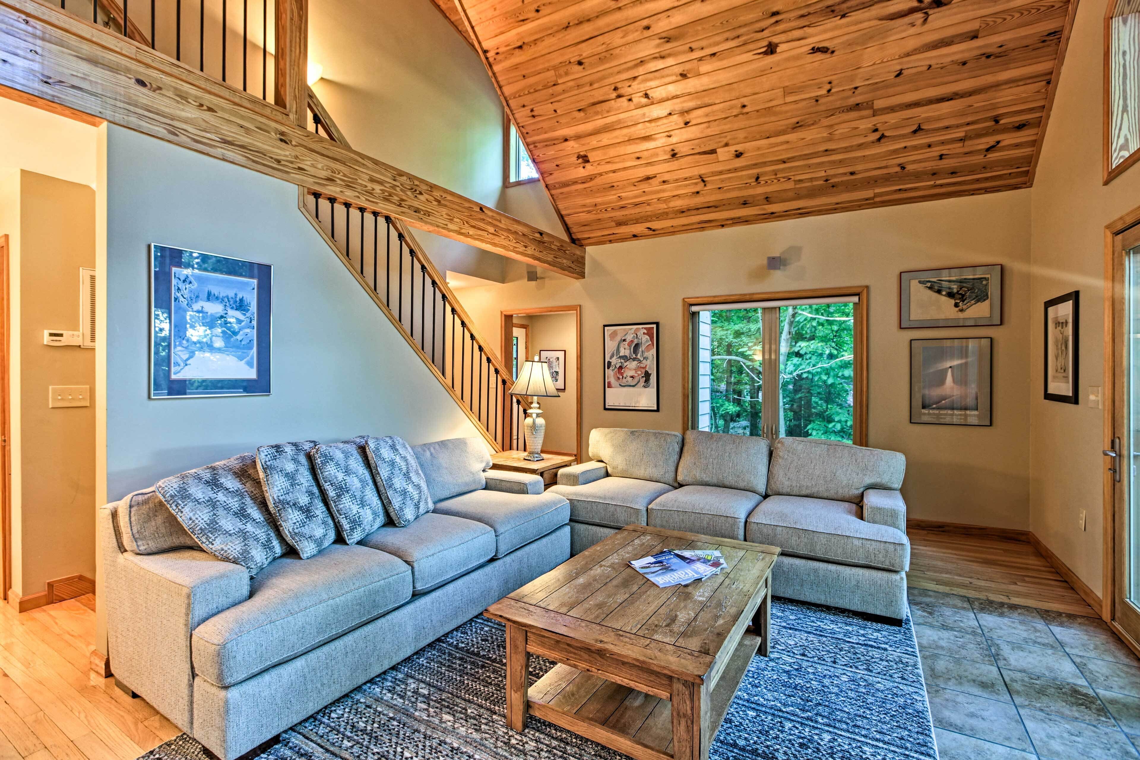 Mtn Home w/ Nature Preserve Views By Hiking Trails