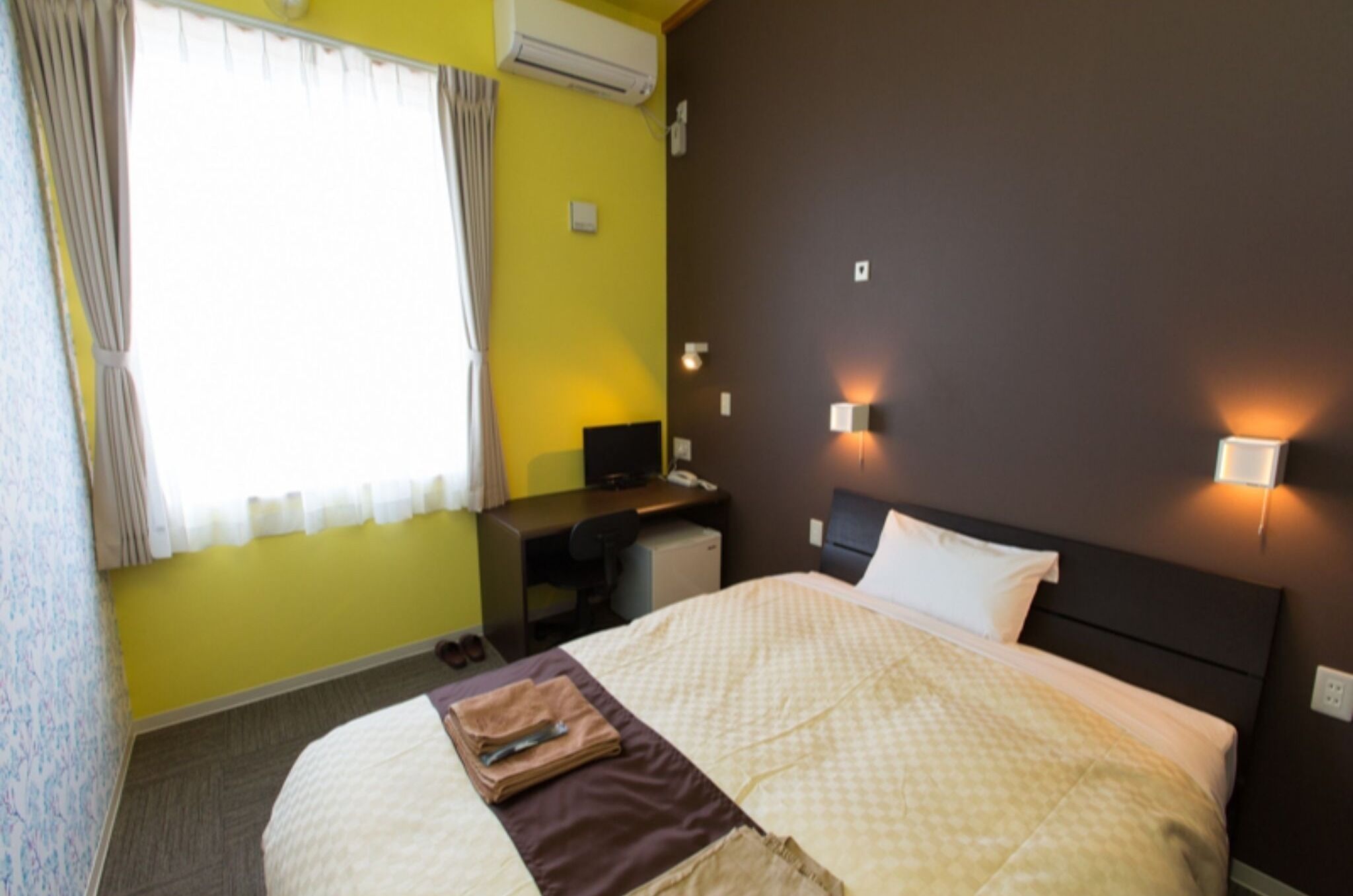 1 bedroom, desk, free WiFi, bed sheets