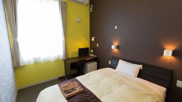 1 bedroom, desk, free WiFi, bed sheets