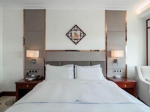 Junyi Hotel
