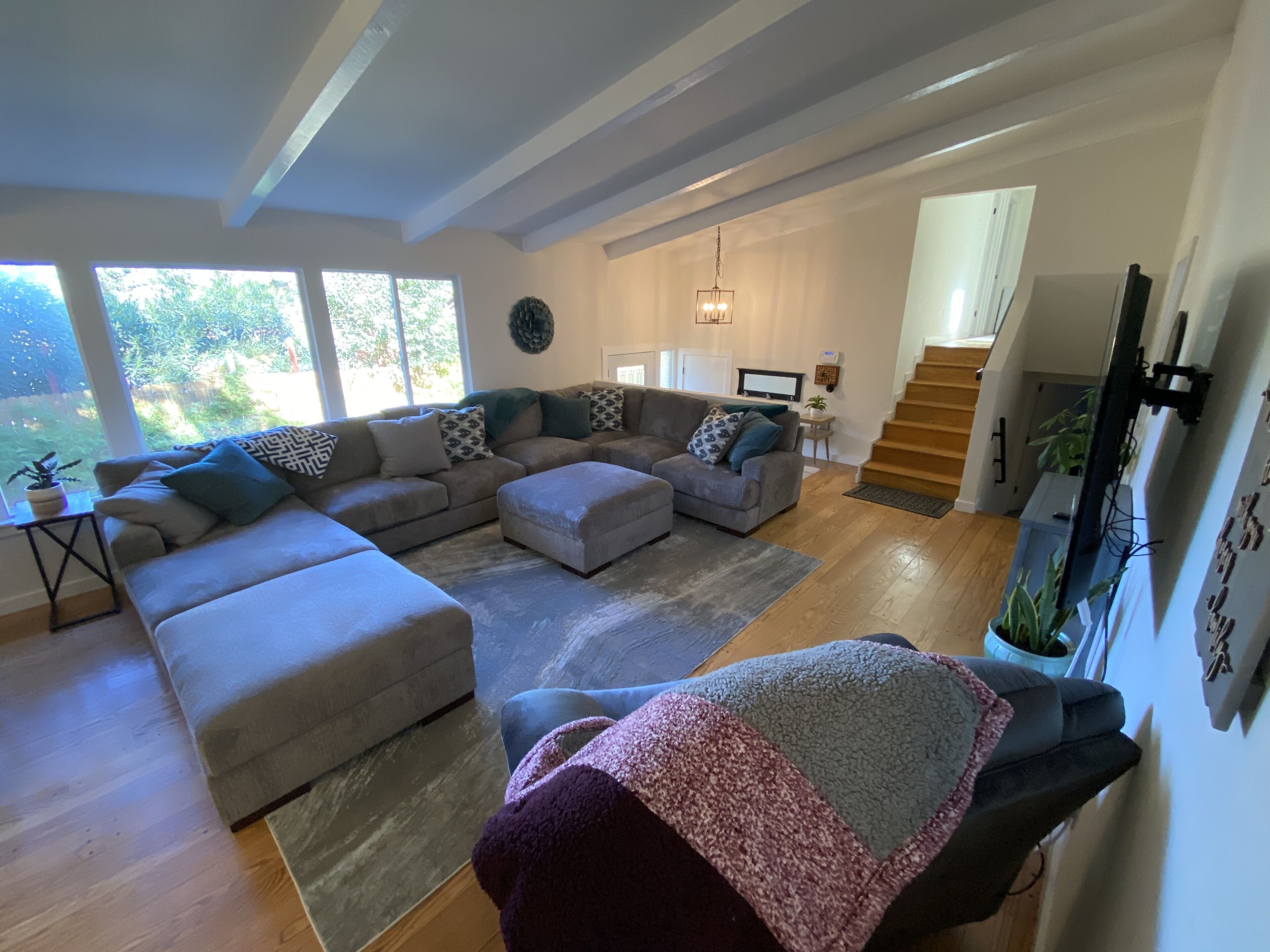 Spacious Family Friendly Retreat Near Wine Country