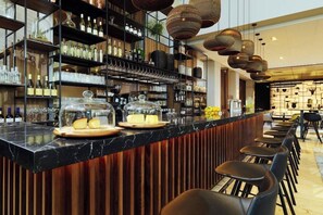 Bar (on property) - Rotterdam Marriott Hotel (Rotterdam)