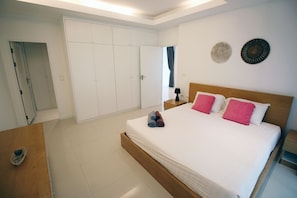 Apartment | 1 bedroom, in-room safe, individually decorated, individually furnished