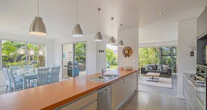 Acacia Cote - Whitianga Holiday Home