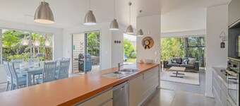 Acacia Cote - Whitianga Holiday Home