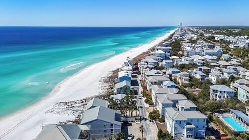 "Leeward II-8 Sand Angels" | Beachfront Condo | Newly Renovated | Beach Towels