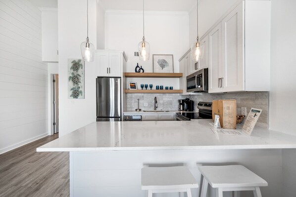 Fridge, microwave, oven, stovetop