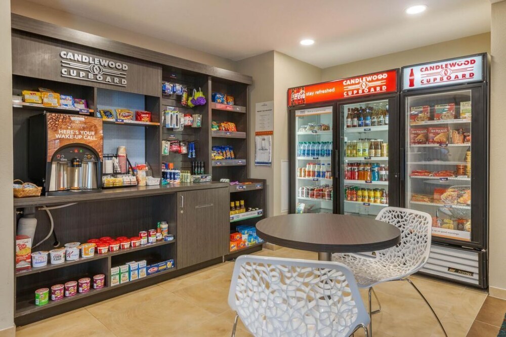 Get Ready for Adventure! 2 Relaxing Units, Free Parking, Pool, Pet-friendly