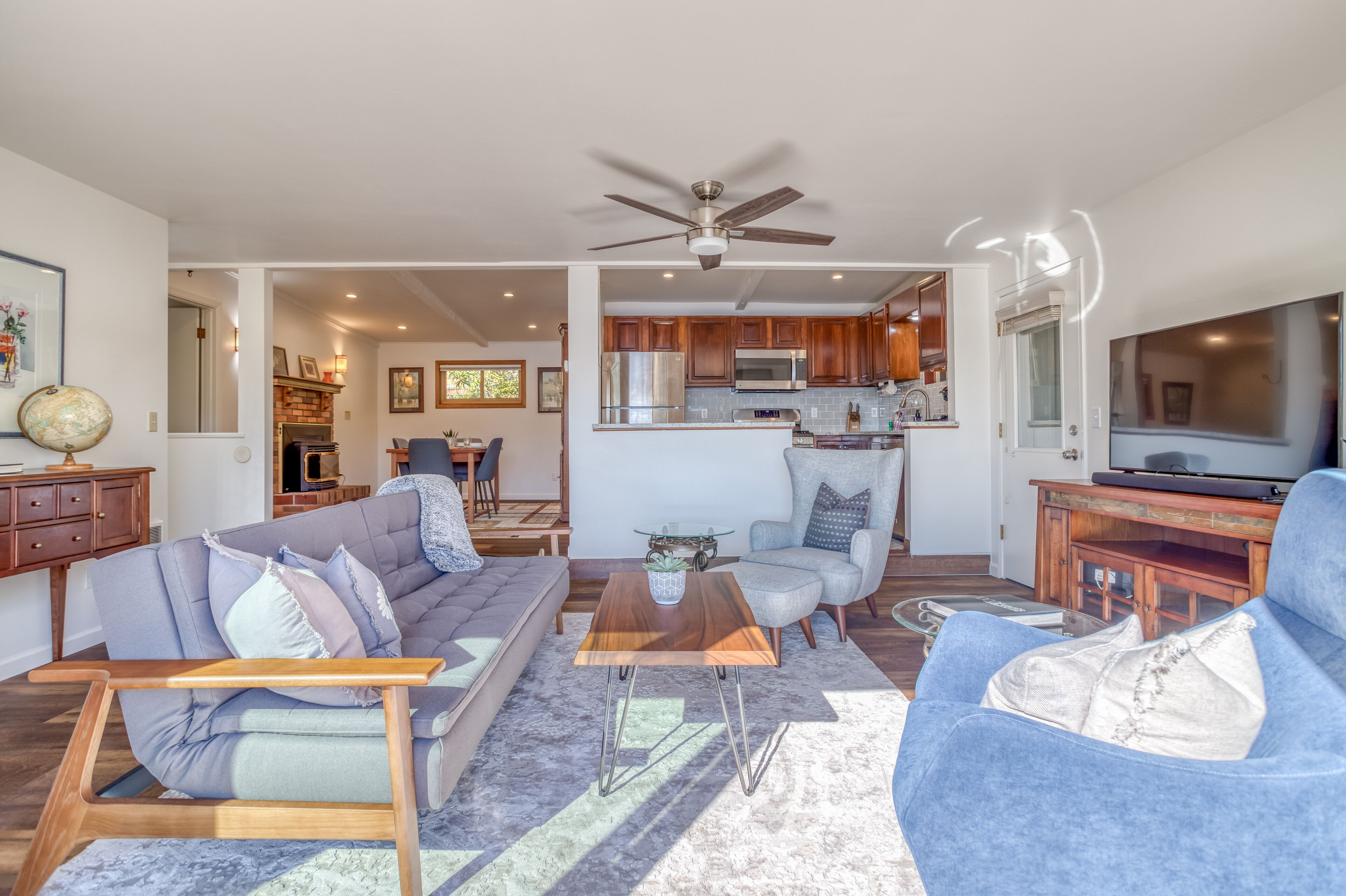 Modern Lakefront Home with Incredible Water Views, Next to Regatta Park