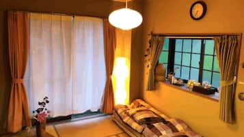 Apartment | Desk, iron/ironing board, free WiFi, bed sheets