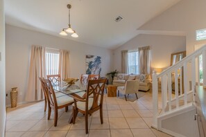 Villa, 5 chambres | Restauration