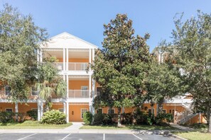 Exterior - Villa Bahama - 400 Grand Bahama by Fairytale VR (Davenport)