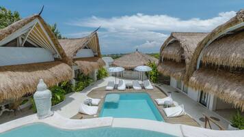 Minibar y caja de seguridad en la habitación