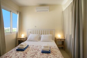 3 chambres, coffre-fort, fer et planche à repasser
