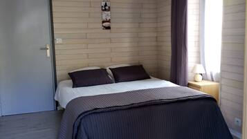 3 chambres, fer et planche Ă repasser, Wi-Fi, draps fournis