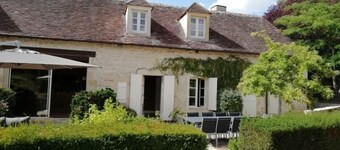 Casa de campo junto a la Abadía de Noirlac con jardín, terrazas y equipamiento completo