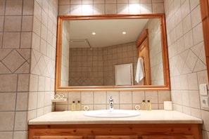 Bathroom - Beautiful apartment for six, 50m from the World Cup track (Val-d'Isère)