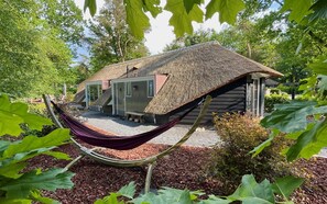 Property grounds - Sprielderbosch 46 Luxury holiday home on a holiday park in the Veluwe (Putten)