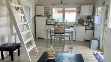 Kühlschrank, Mikrowelle, Ofen, Geschirrspüler