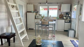 Kühlschrank, Mikrowelle, Ofen, Geschirrspüler